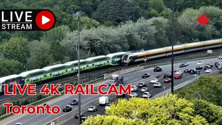 Toronto Railcam: GO Train, VIA Rail & Amtrak Tracker at Gardiner Expressway